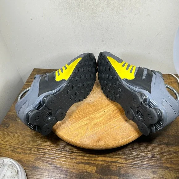 Nike Shox Nz Mens Grey Yellow Athletic Running Shoes Size 11.5 633631-070